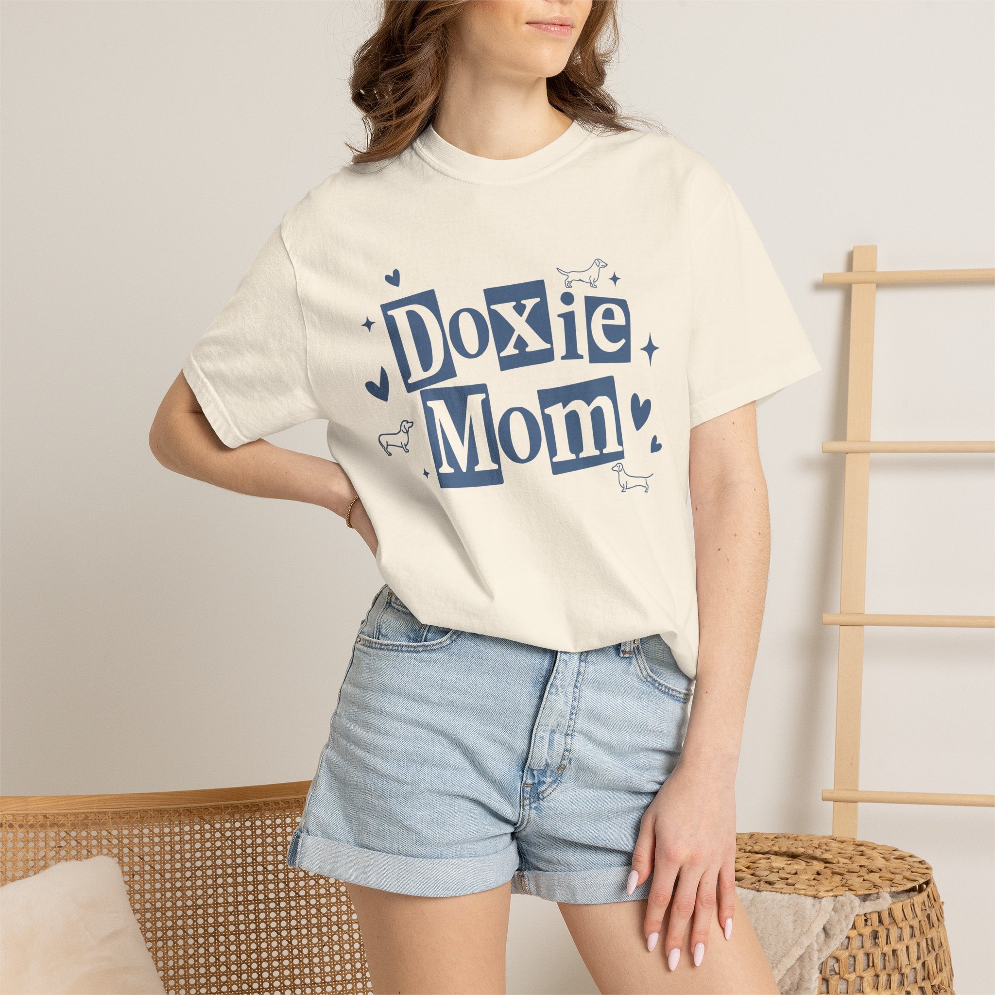 Doxie Mom T-Shirt — Cute Dachshund Dog Mom Tee