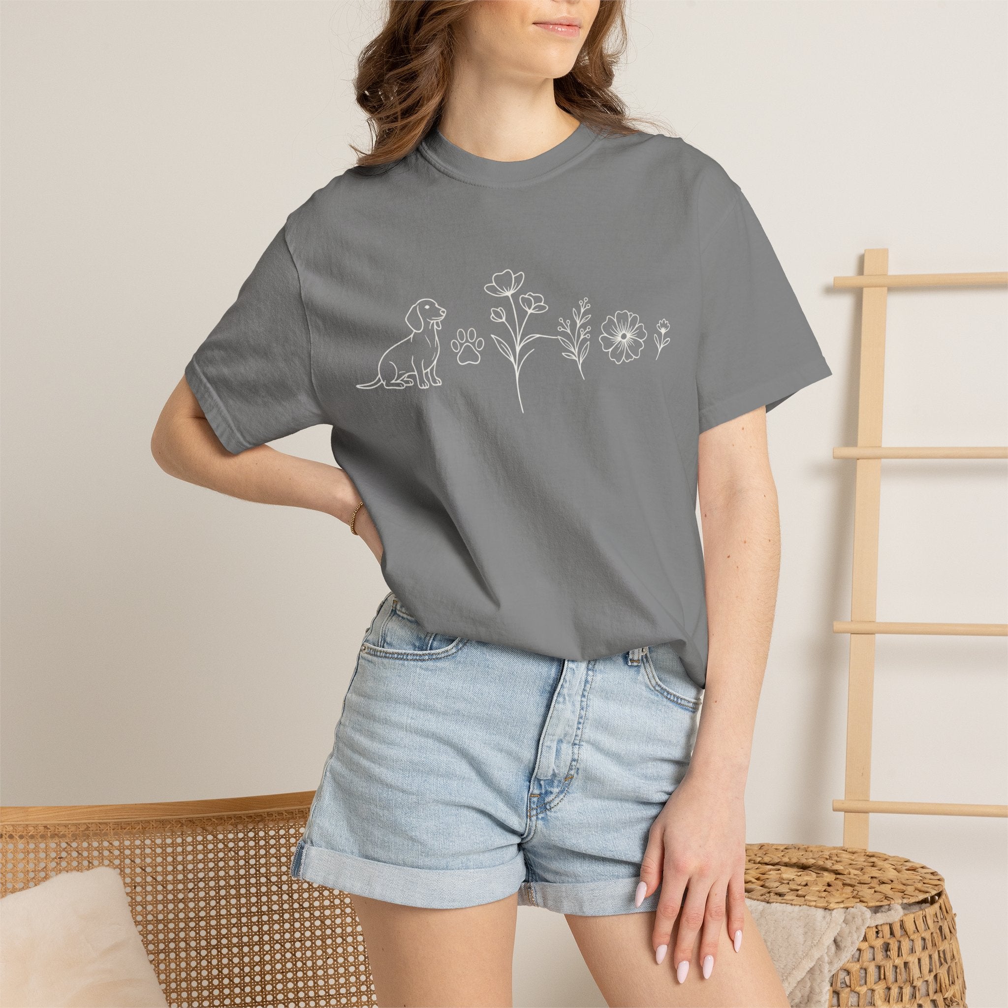 Floral Dachschund Line Art T-Shirt — Minimal Dog & Wildflower Tee