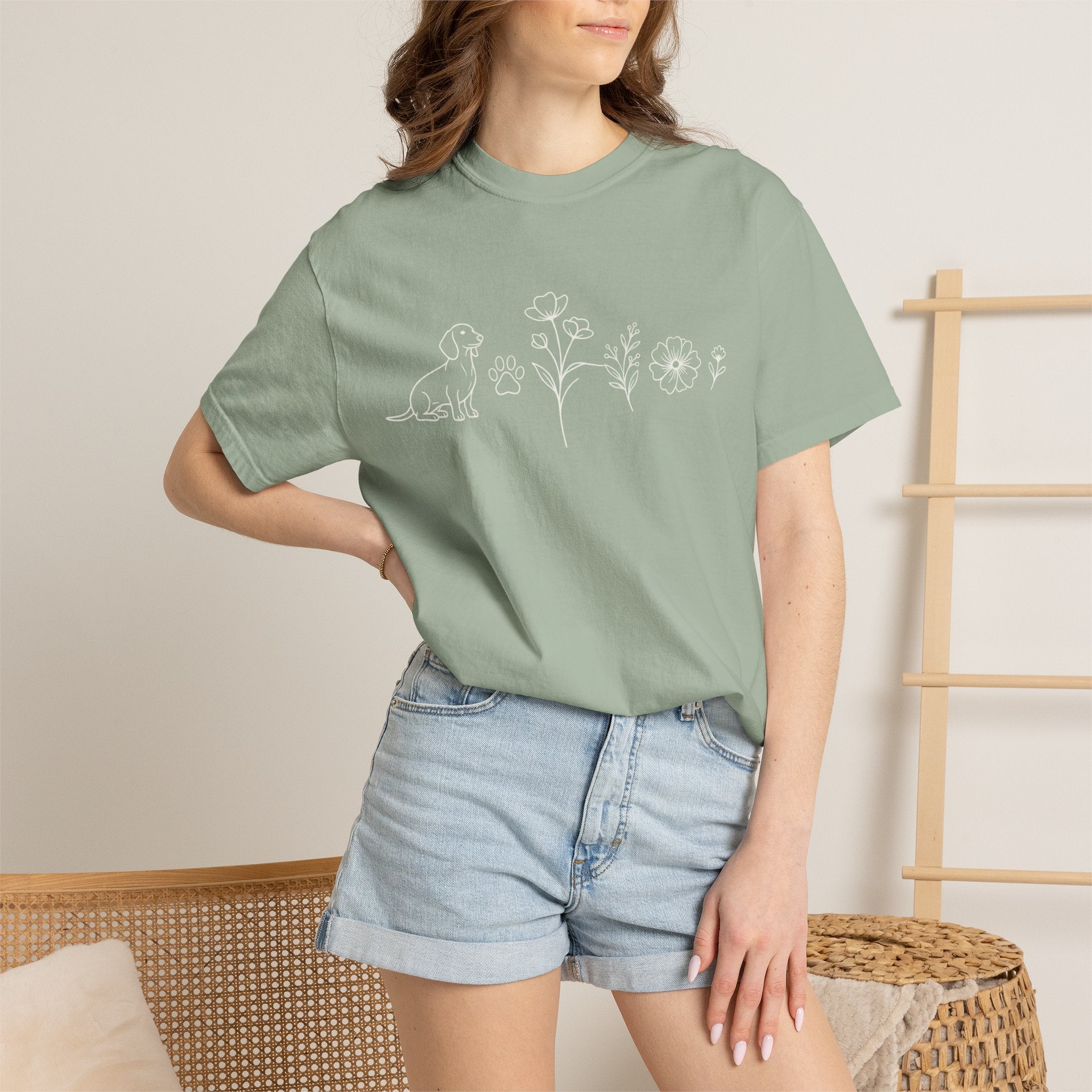 Floral Dachschund Line Art T-Shirt — Minimal Dog & Wildflower Tee