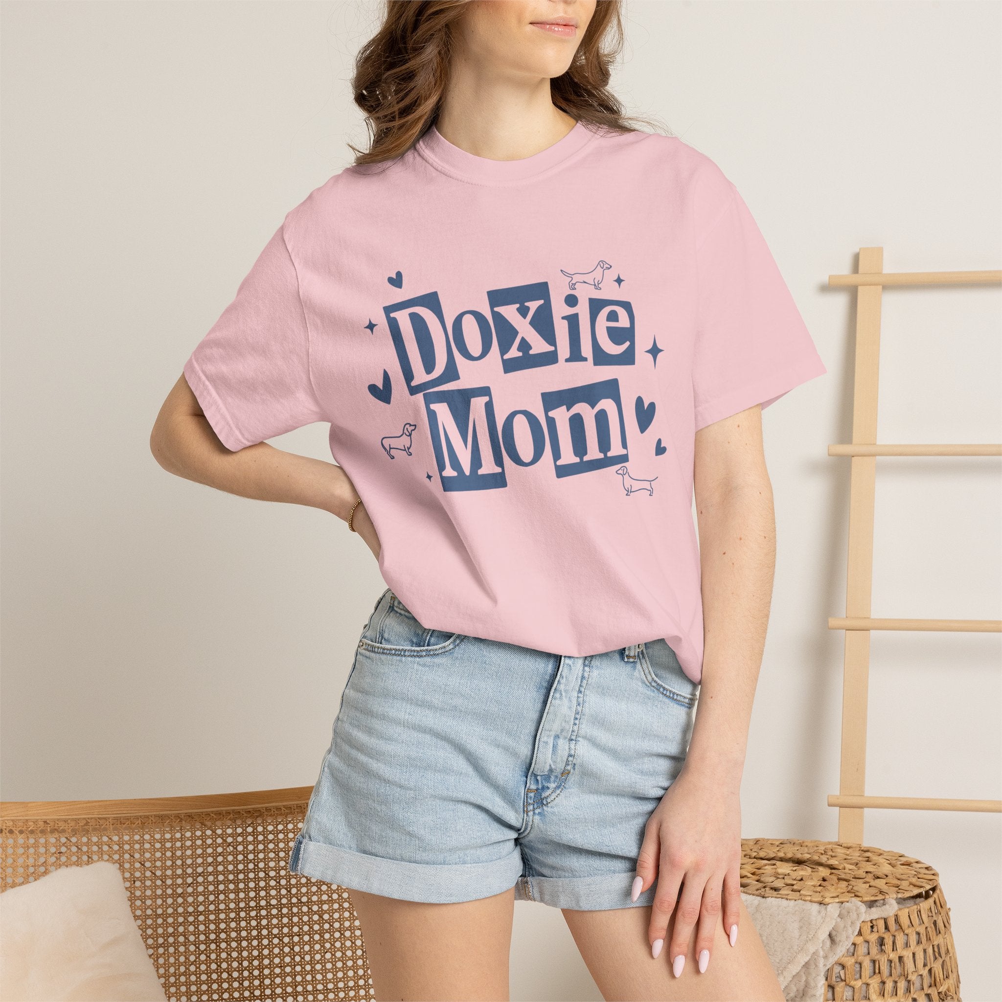 Doxie Mom T-Shirt — Cute Dachshund Dog Mom Tee
