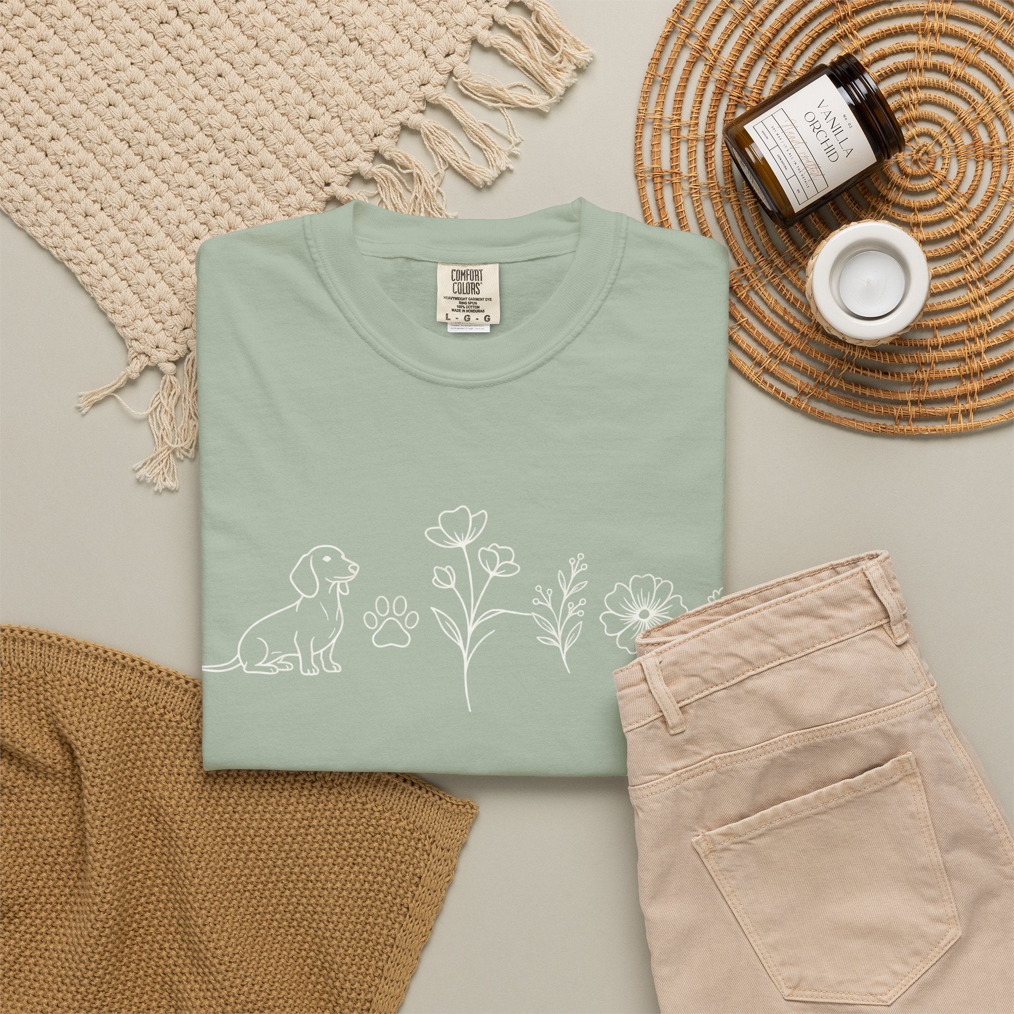 Floral Dachschund Line Art T-Shirt — Minimal Dog & Wildflower Tee