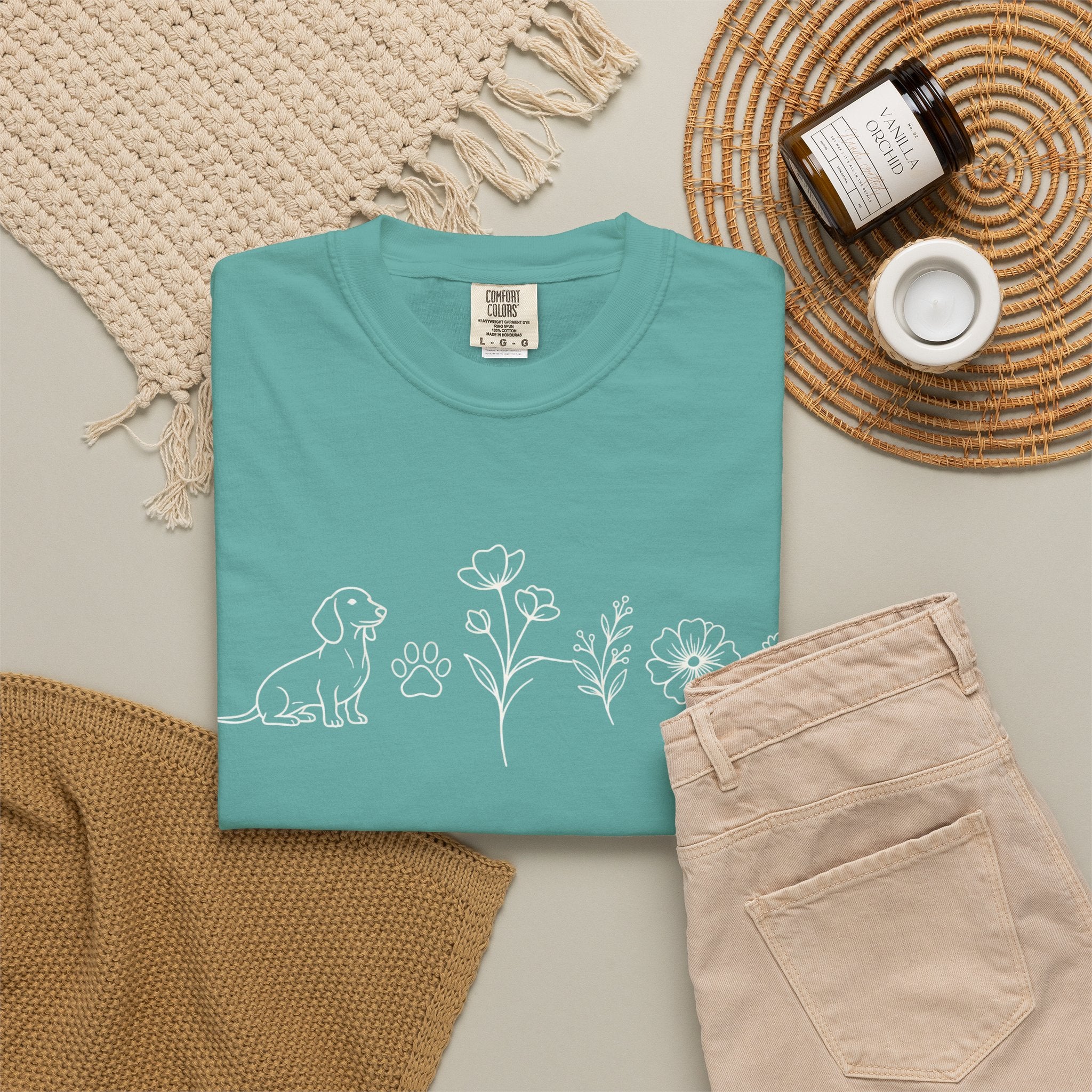Floral Dachschund Line Art T-Shirt — Minimal Dog & Wildflower Tee