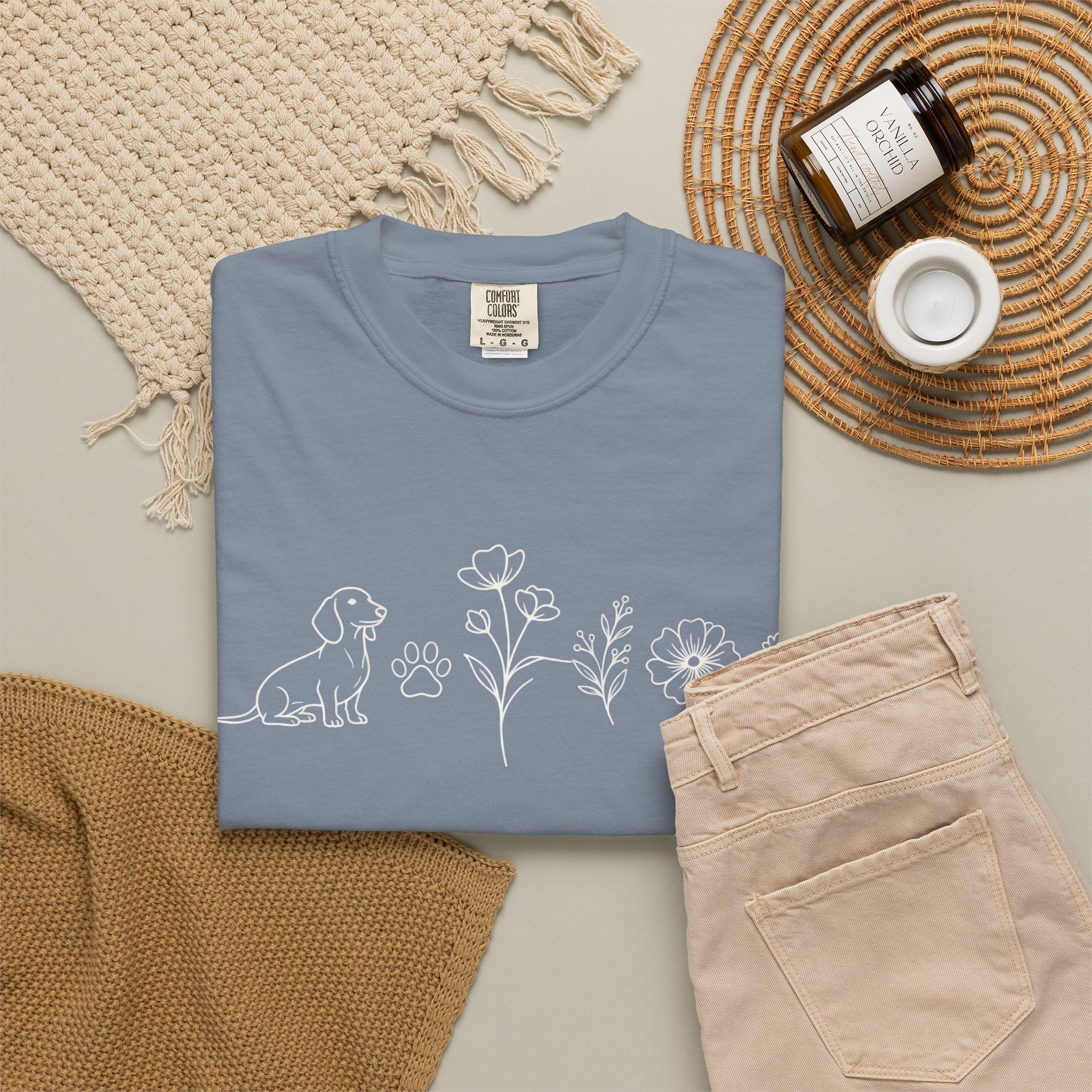 Floral Dachschund Line Art T-Shirt — Minimal Dog & Wildflower Tee