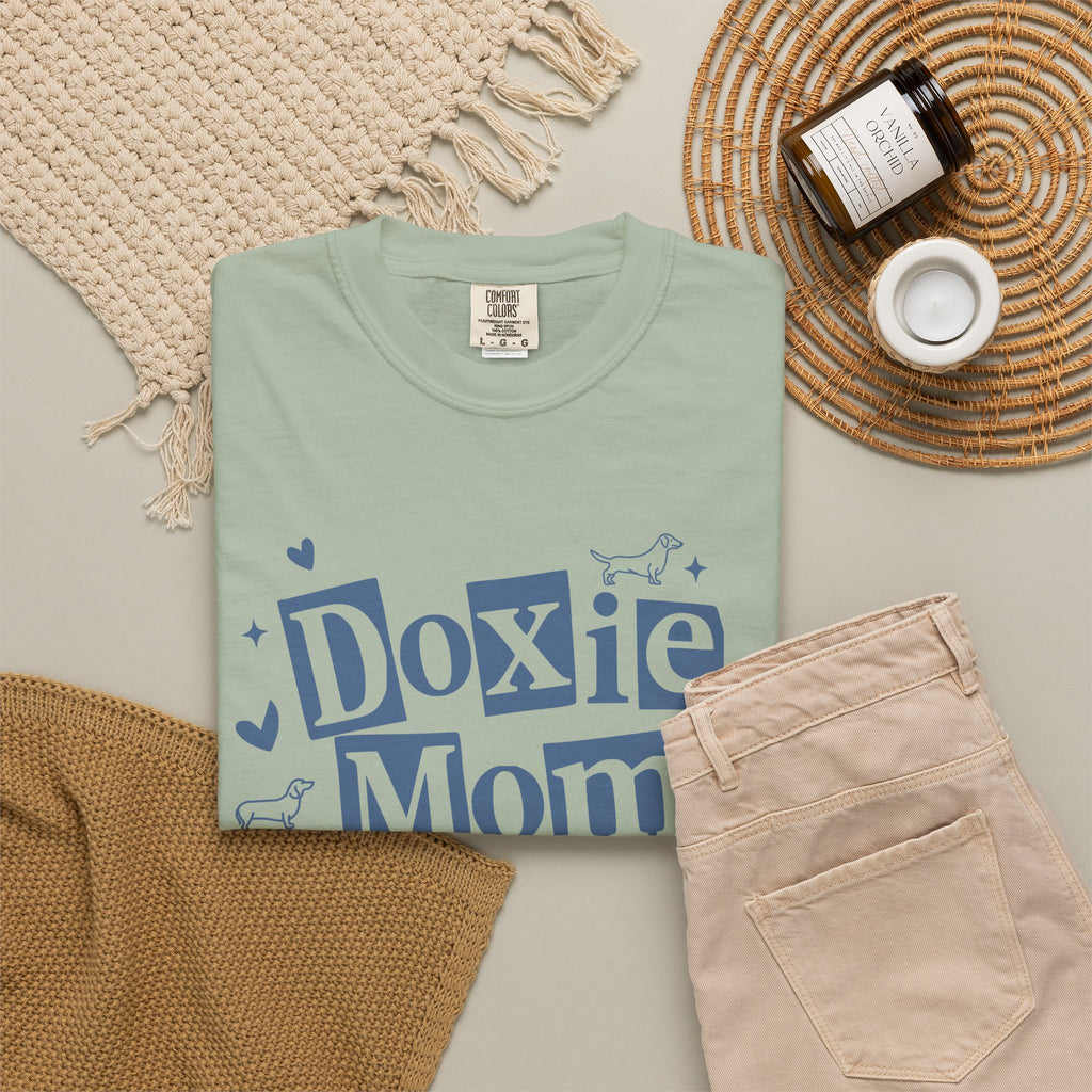 Doxie Mom T-Shirt — Cute Dachshund Dog Mom Tee